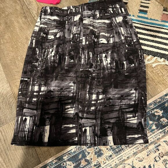 Vince size 4 silk blend skirt - Picture 1 of 7